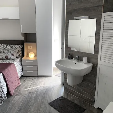 Orchidea House - Key To Apartment *